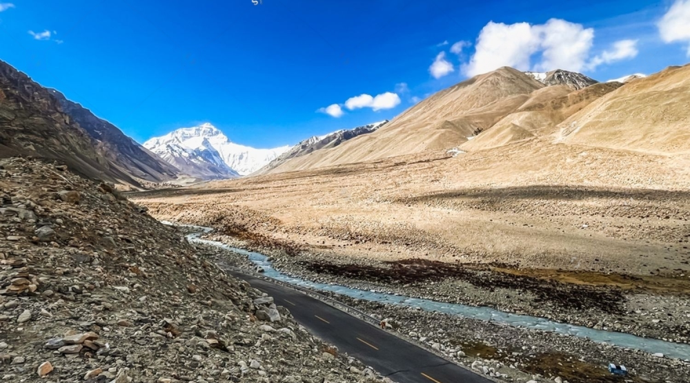 everest from north base camp