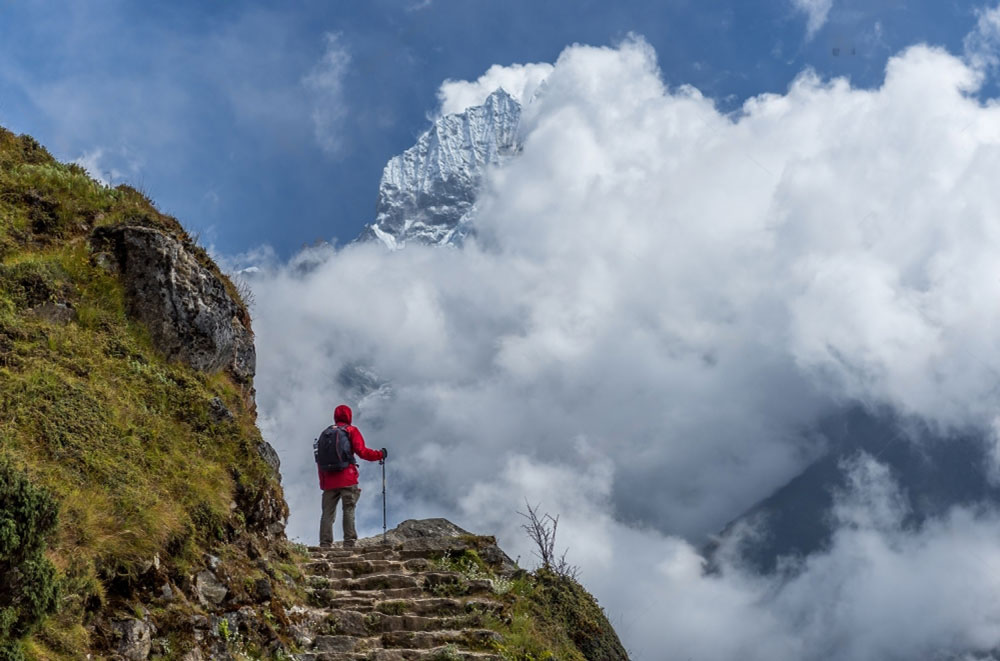 Trek to Hotel Everest View