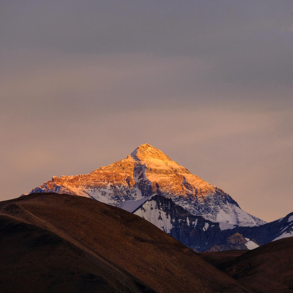 everest seen during sunset from north side