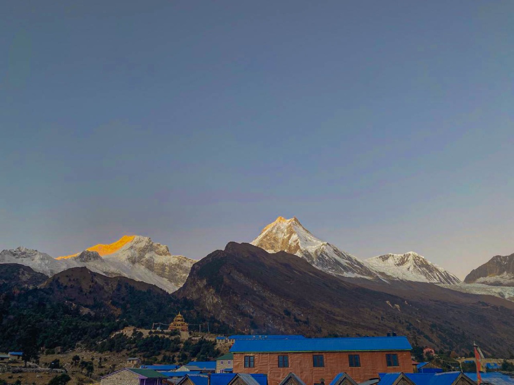 manaslu circuit trek cost