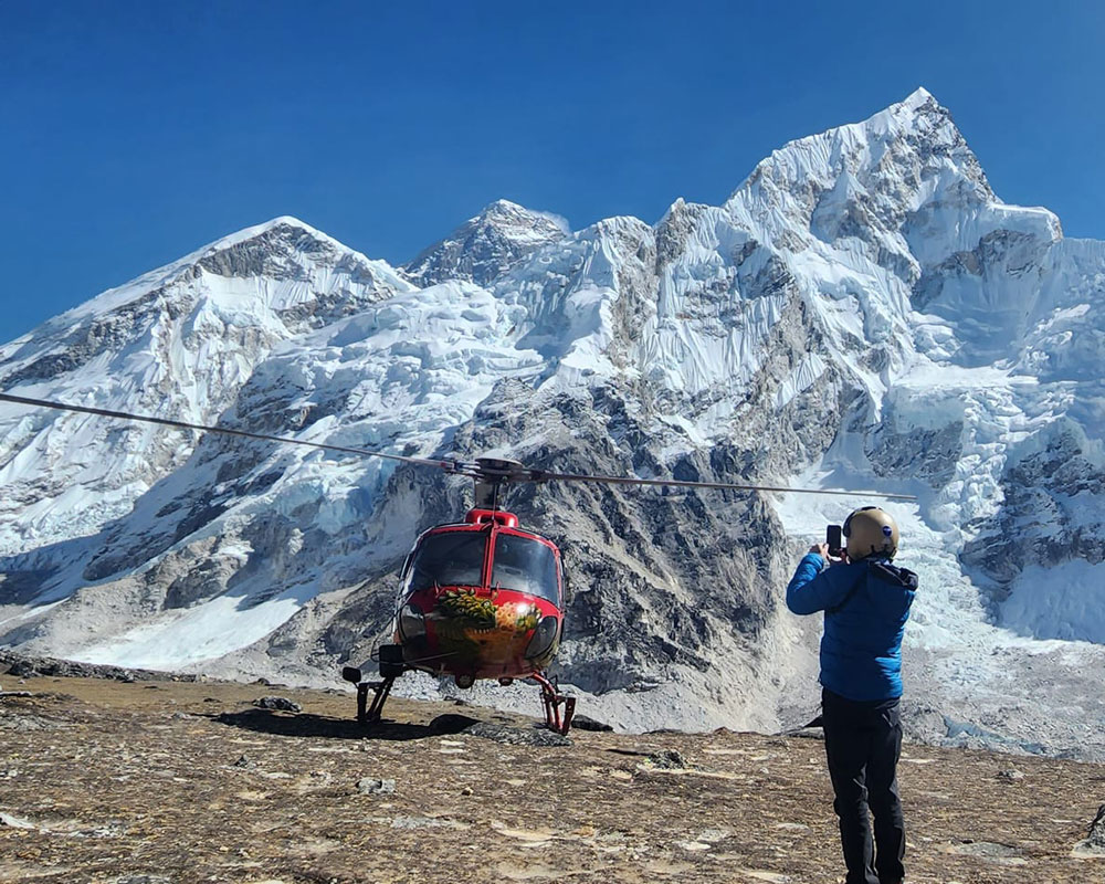 See Everest From Helicopter